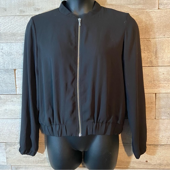 Dalia Jackets & Blazers - Dalia women’s black zip up jacket in size large